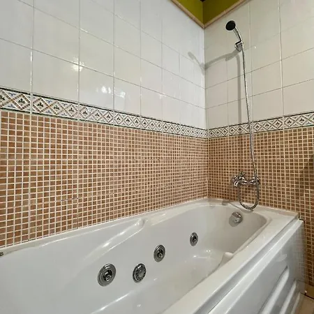 Turisticos Paseo De La Alameda *